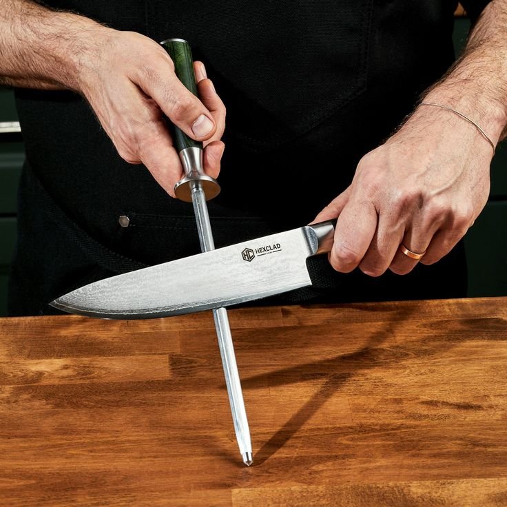 Hand honing a knife edge