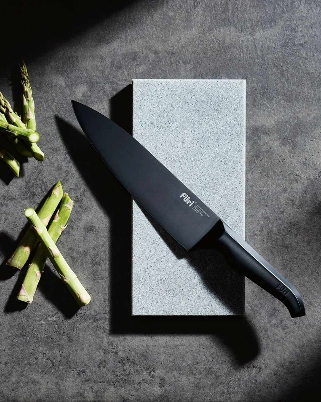 Honing a knife with a ceramic rod